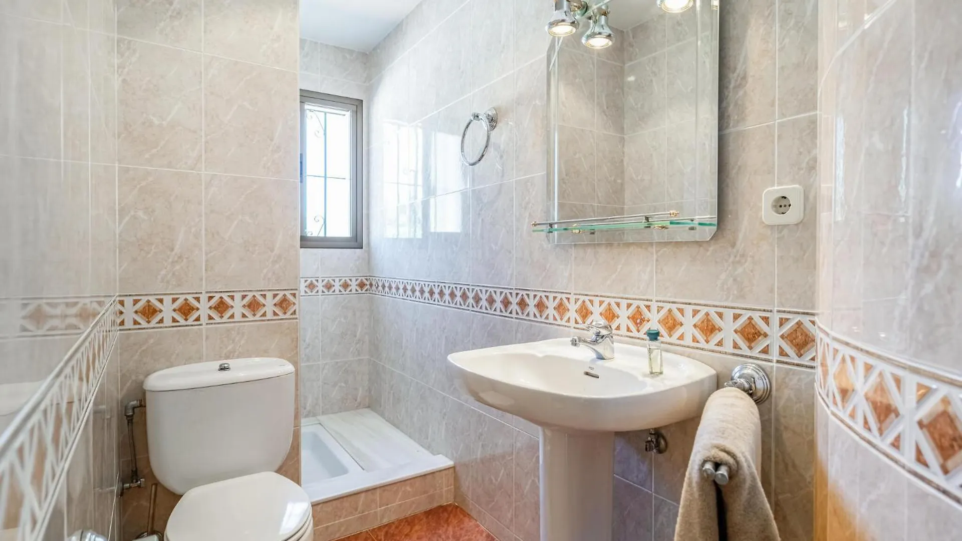 Dom wakacyjny Gorgeous Home In Estepona With Wifi Hiszpania