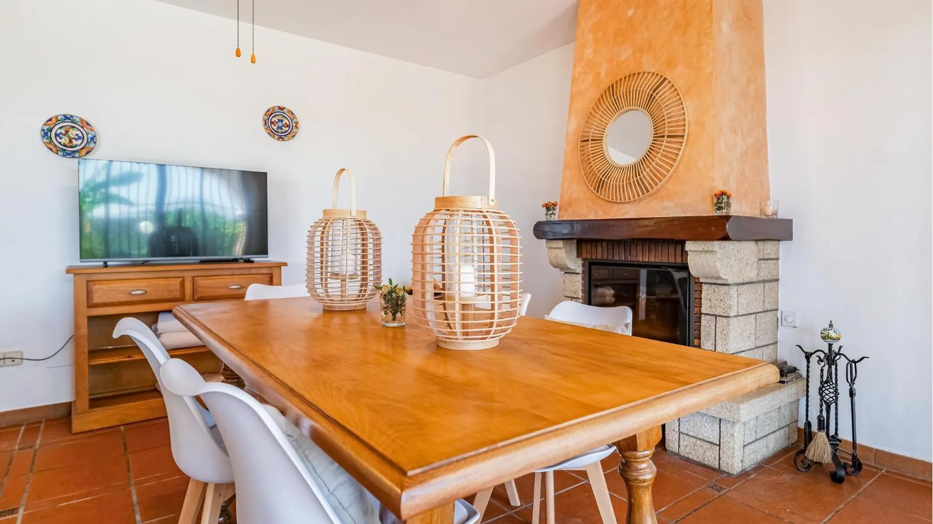 Gorgeous Home In Estepona With Wifi 0*,