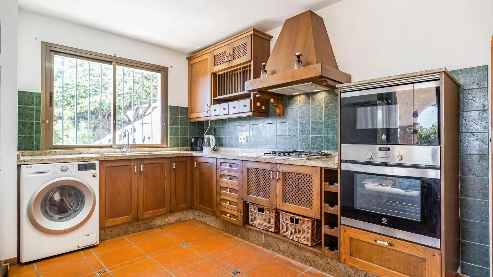 Gorgeous Home In Estepona With Wifi Hiszpania