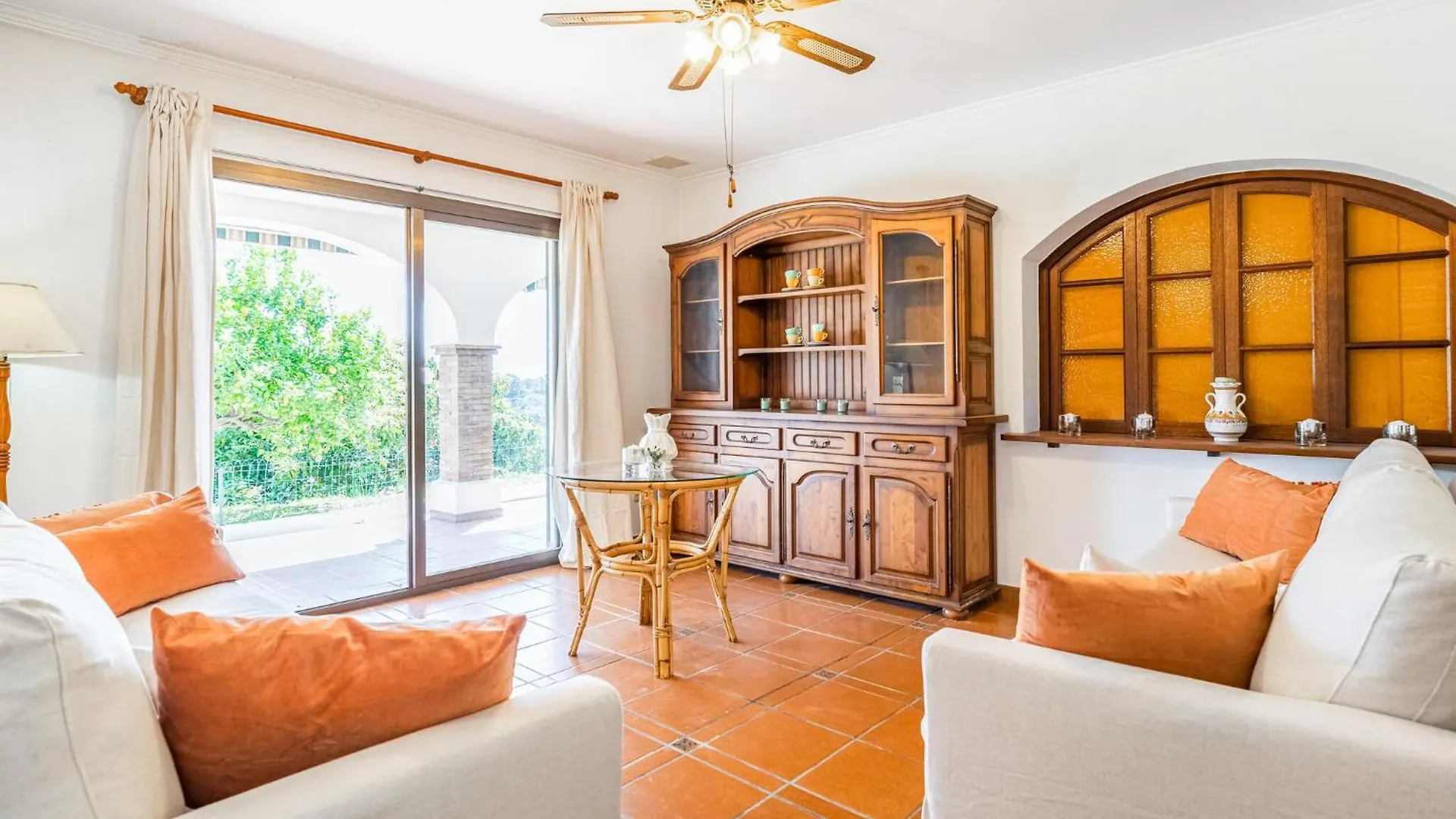 Gorgeous Home In Estepona With Wifi