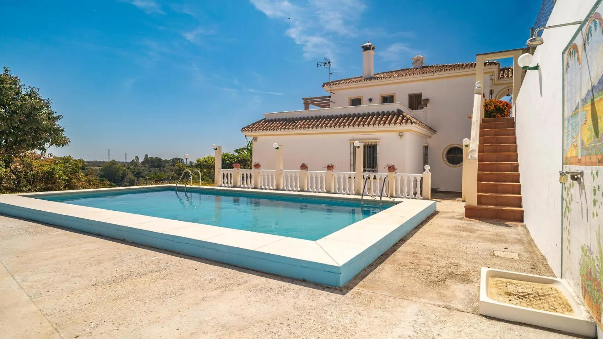 Gorgeous Home In Estepona With Wifi