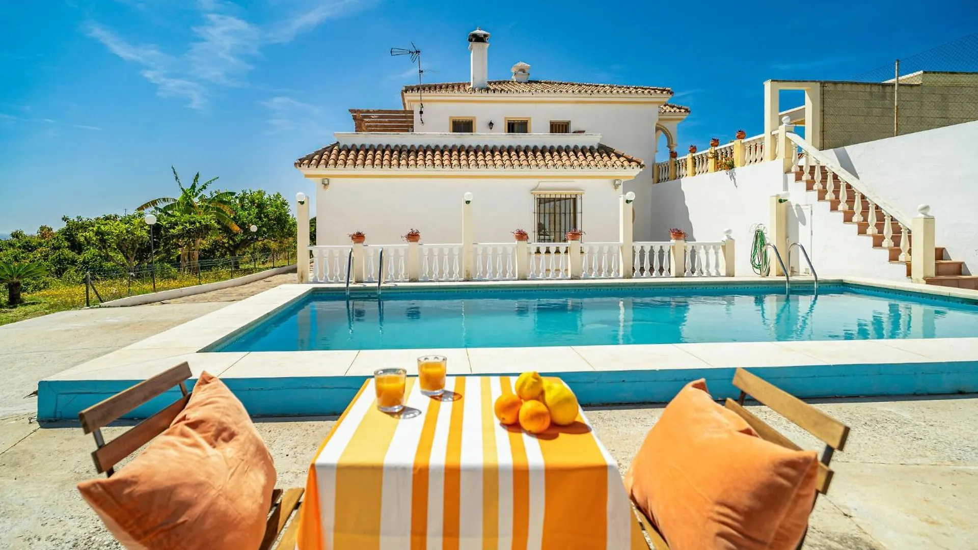 Gorgeous Home In Estepona With Wifi